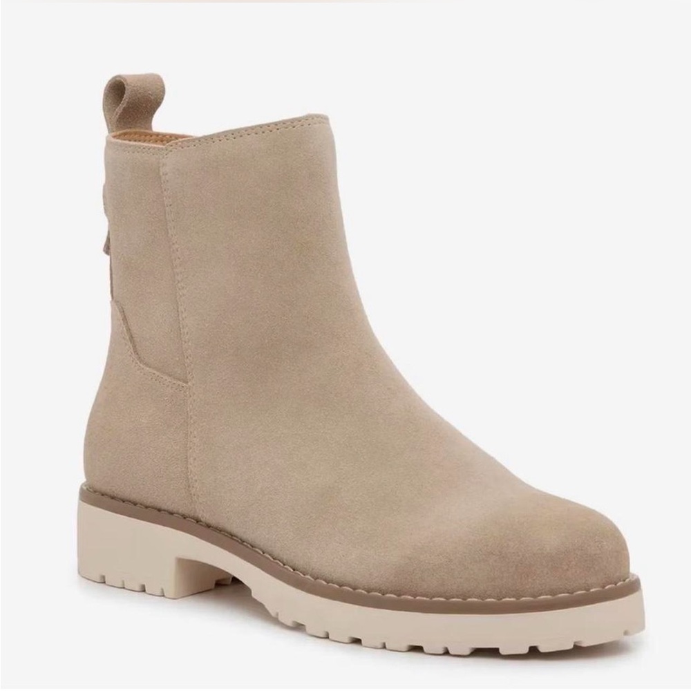 Women's Tan Suede Crown Vintage Boots